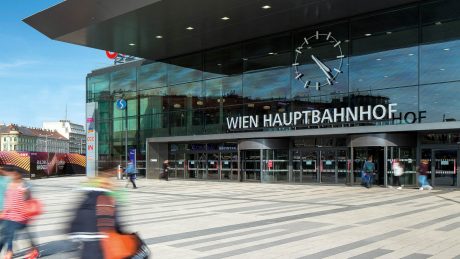 Flächenbefestigung vor dem Wiener Hauptbahnhof