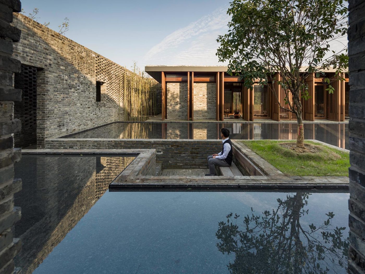 Tsingpu Yangzhou Retreat. Courtyard view