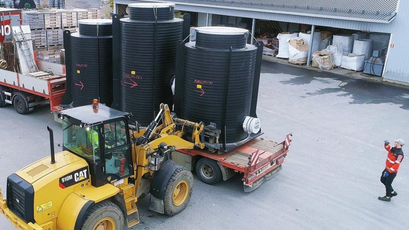 forklift with large pipes