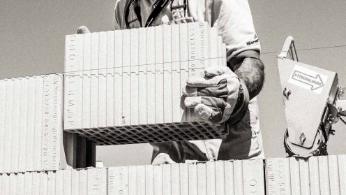 Wienerberger develops new innovative types of bricks, e.g. the planed insulating wall brick.