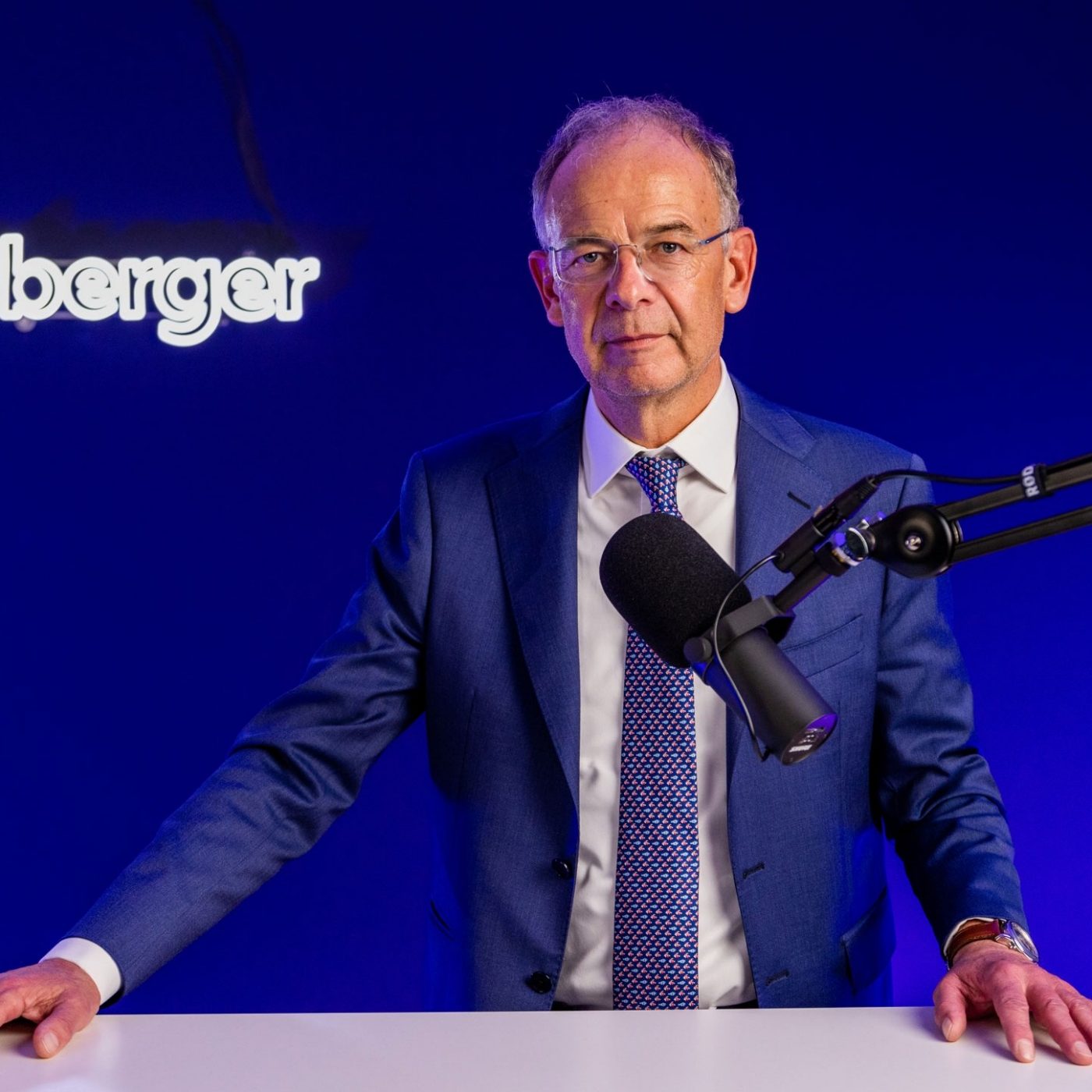 Heimo Scheuch with a microphone