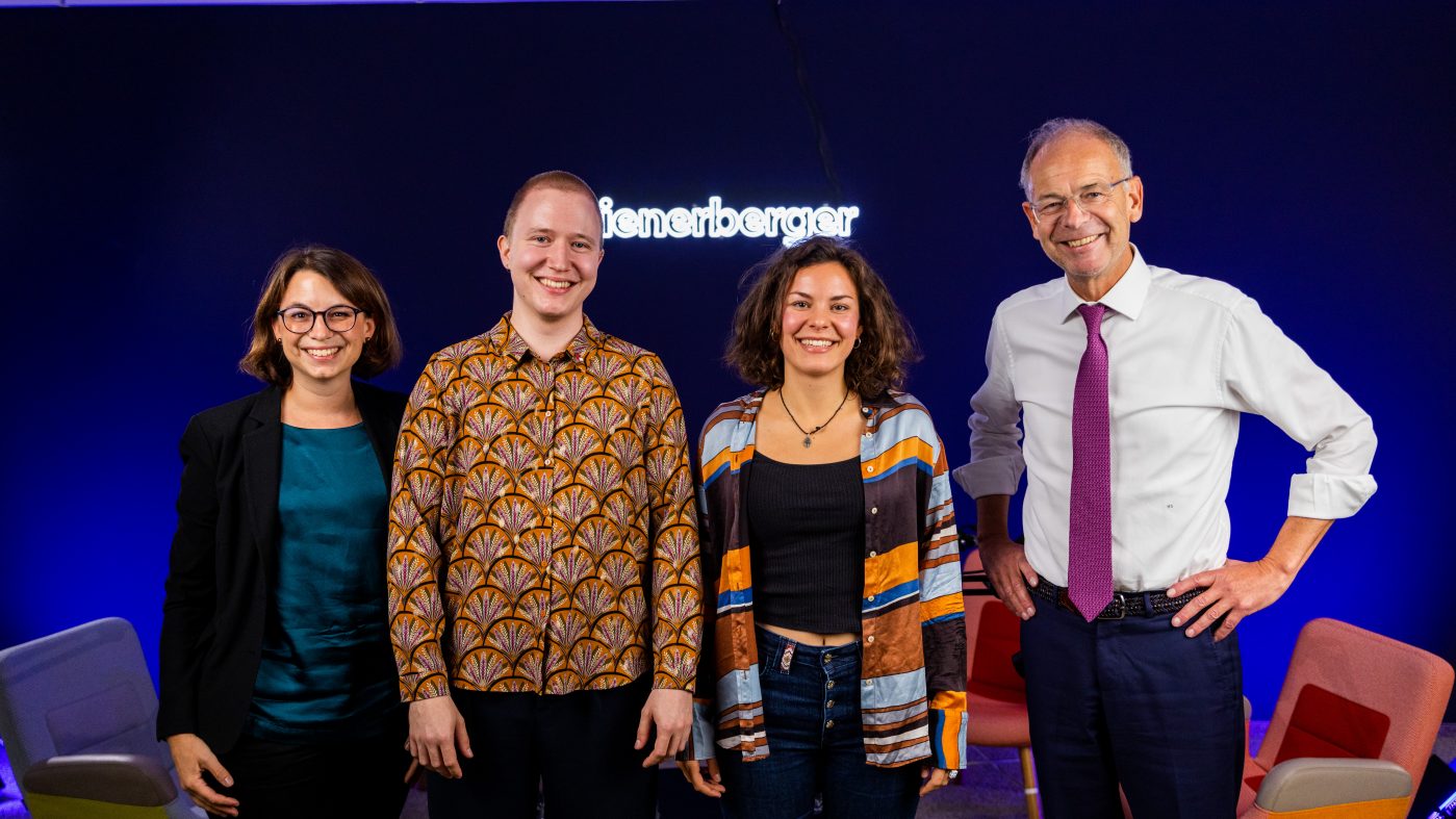 Thomas Weinberger, Antonia Baumgartner, Antonia Krische-Reitmayer & Heimo Scheuch in the wienerberger podcast-studio
