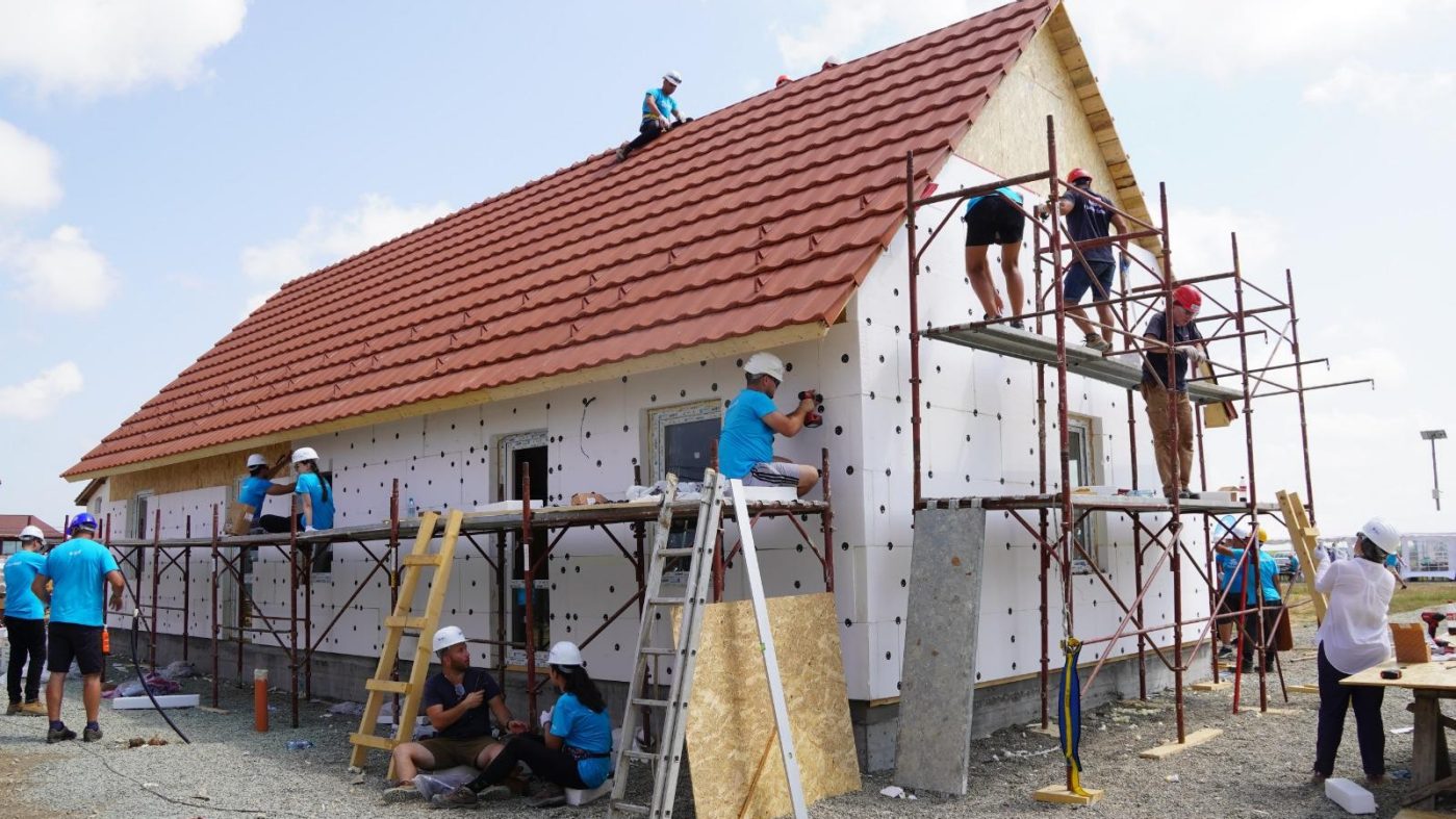 Wienerberger and Habitat for Humanity building a house in Romania