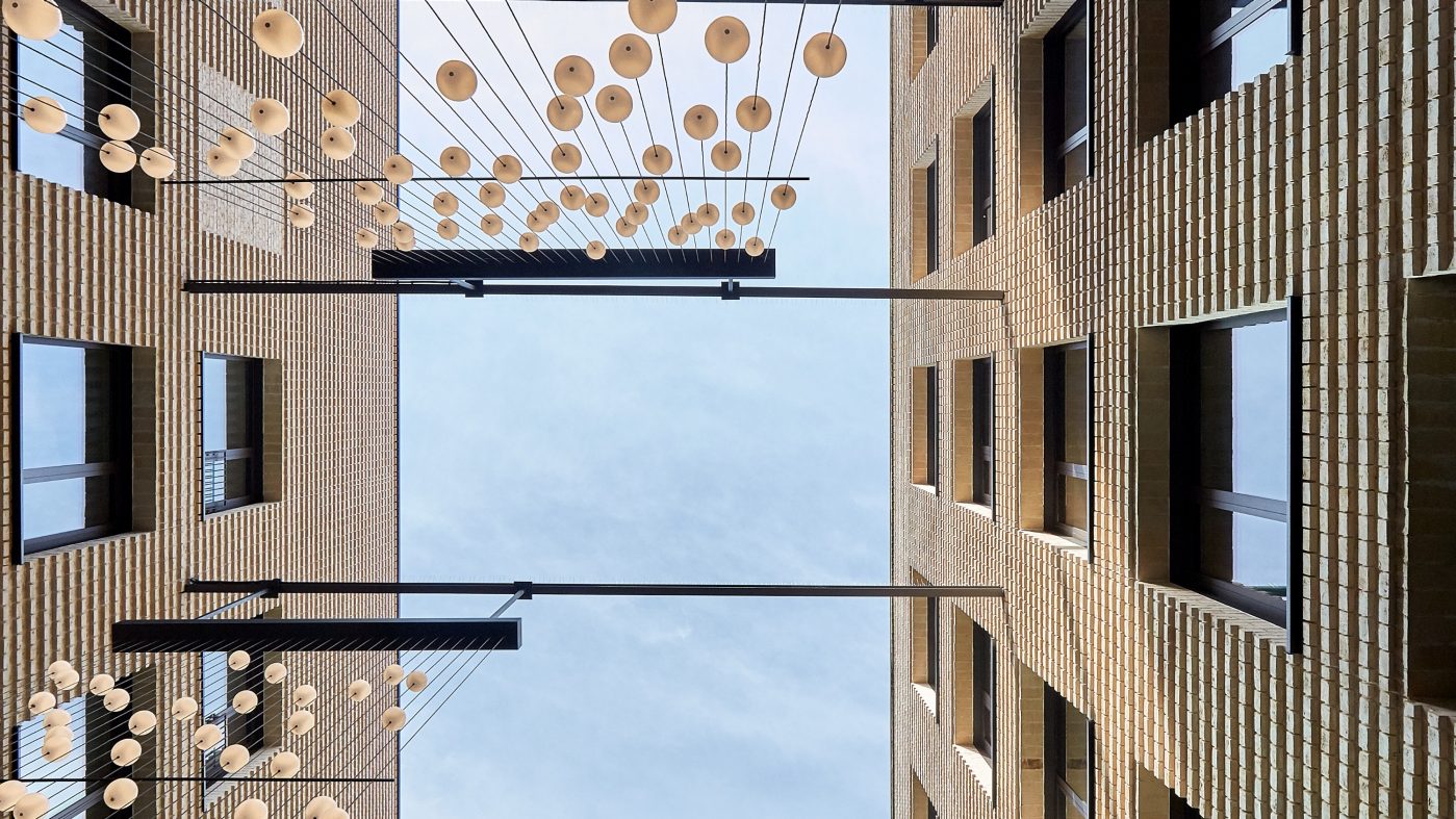 brick building, look up to the sky, lampignons