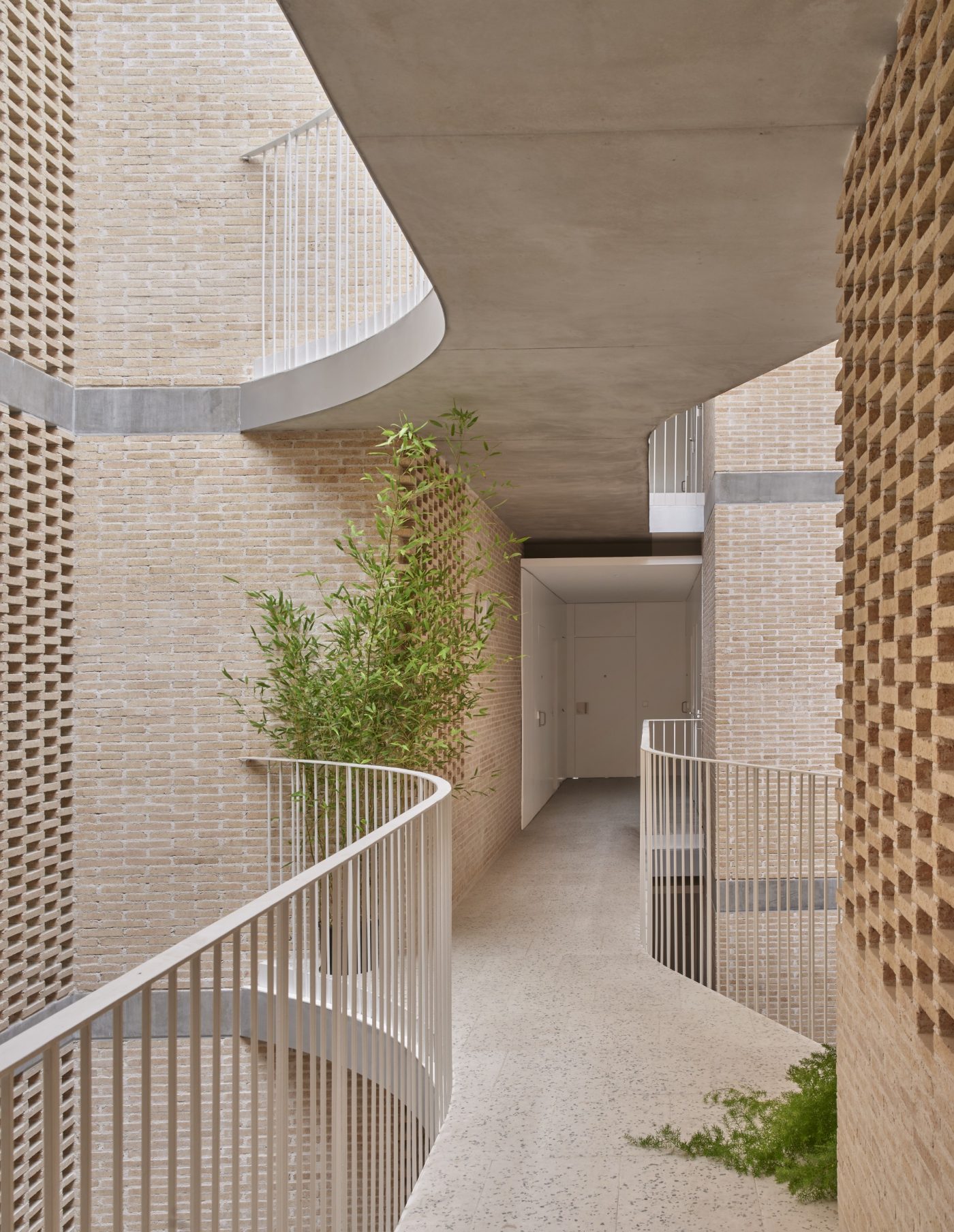 Brick Award 26 Nominee SOCIAL ATRIUM - 54 DWELLINGS IN THE BESÒS - Peris+Toral