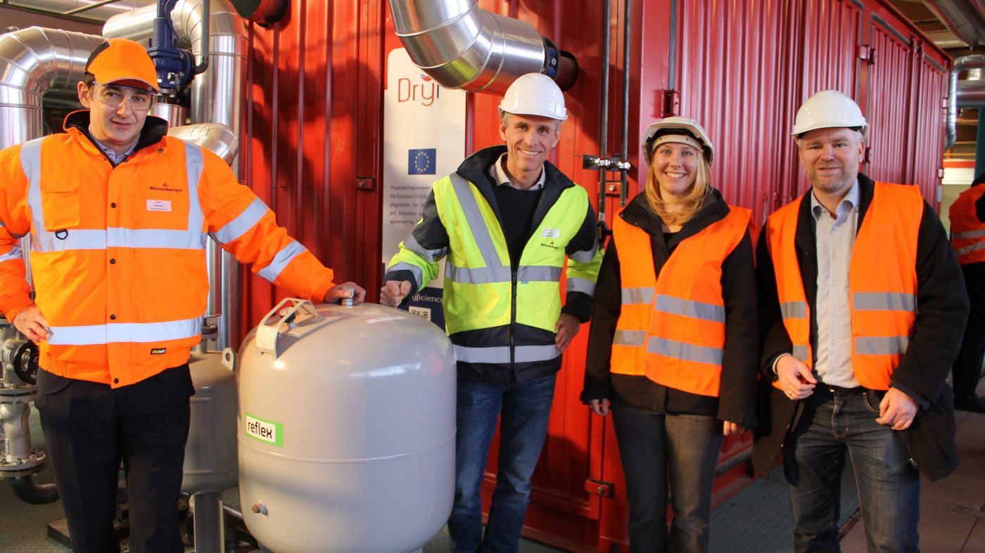 Carlo Callegati und Stefan Puskas (Wienerberger) sowie Veronika Wilk und Thomas Fleckl (AIT).