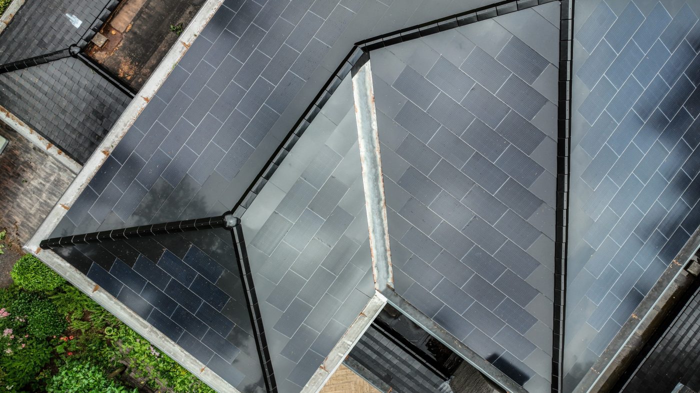Photovoltaic roof tiles