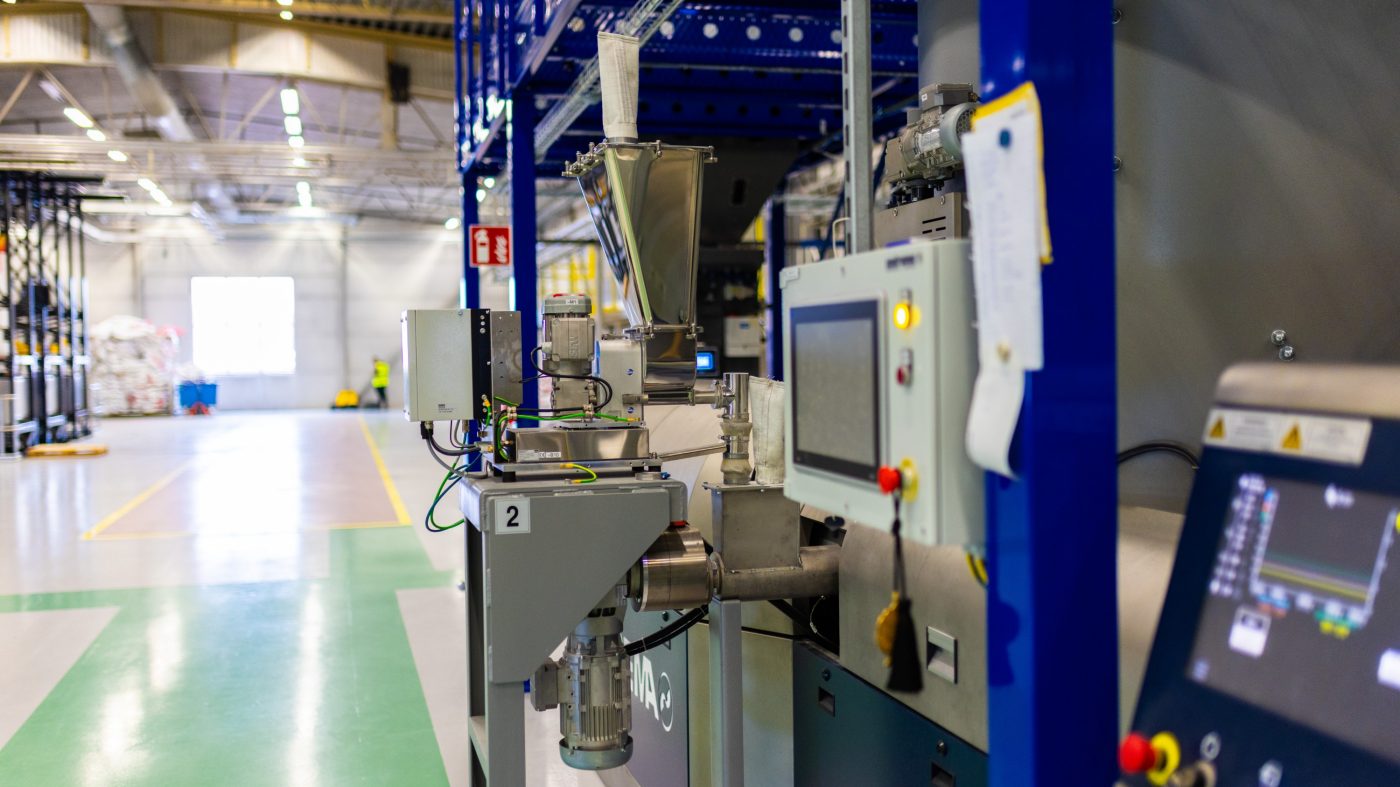 schwarzes Plastikgranulat